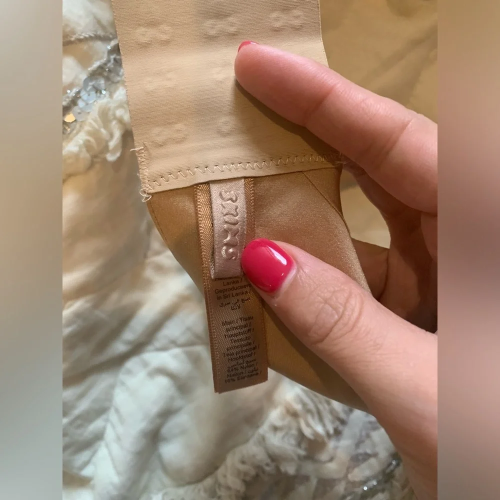 Skims Balconette Push Up Bra - Picture 4 of 6